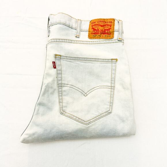 Levi's Men's Skinny Taper Light Wash Denim Jeans Zip Fly Size 38 x 30 - Picture 1 of 9